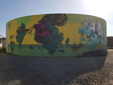 Das fertige Kunstwerk auf dem Hubertushof in Irmtraut (Foto: Laura Duchscherer).
